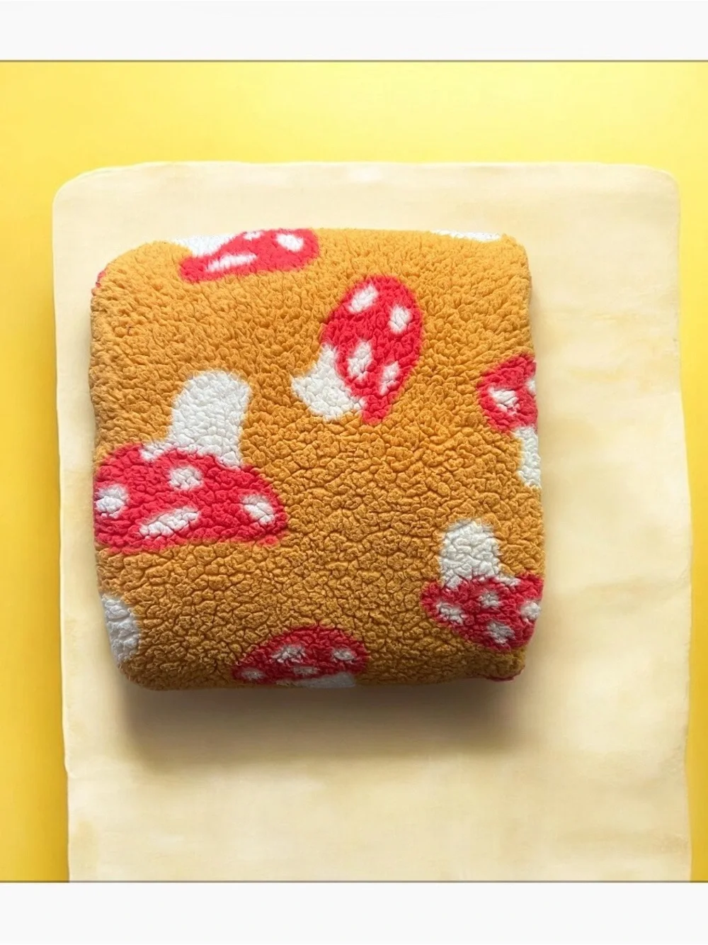 URBAN OUTFITTERS Mushroom Amped Fleece Throw Blanket
